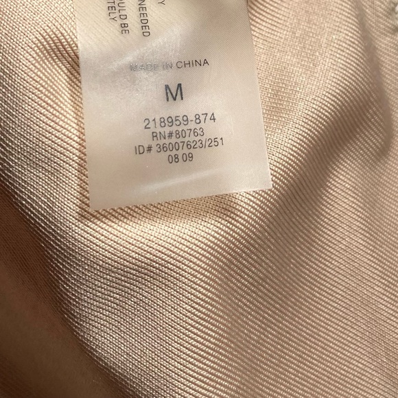 VICTORIA’S SECRET Triangle String Bikini Swim Top with Beige Ruffled Trim Medium - Picture 7 of 7